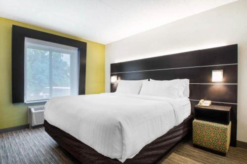 Holiday Inn Express & Suites - Albany Airport - Wolf Road, An Ihg Hotel Экстерьер фото