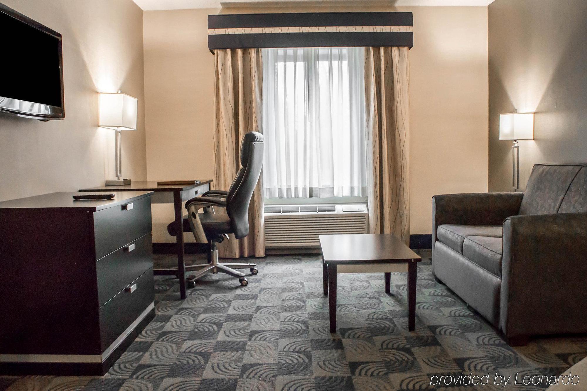 Holiday Inn Express & Suites - Albany Airport - Wolf Road, An Ihg Hotel Экстерьер фото